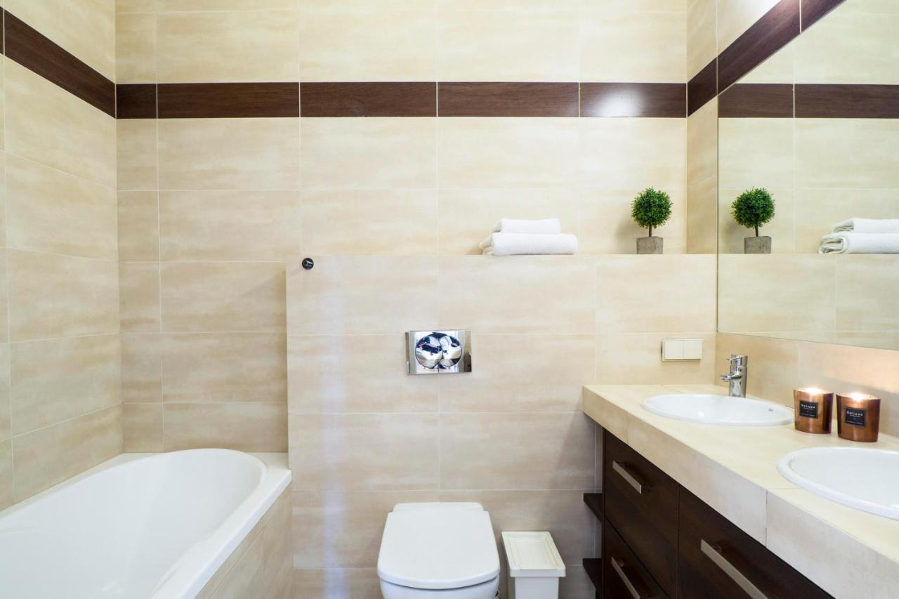 Prestige Apartment - Elegant & Quiet Stay 3 Rooms 90M2 - As Home Apartamenty Rynek 508 Вроцлав Екстериор снимка